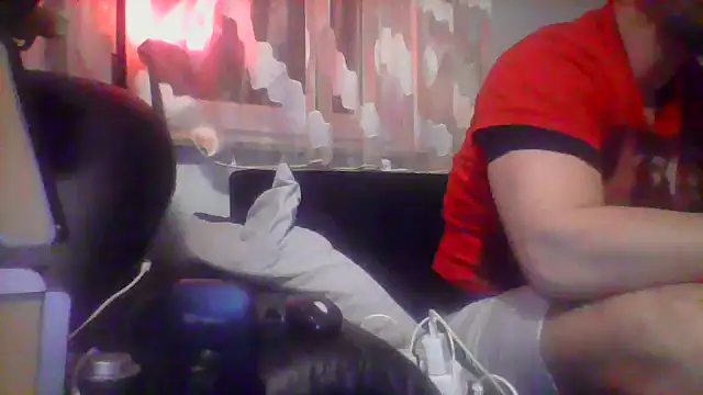 Snapshot of NewyorkDimi chatting on 12.23.24 NewyorkDimi online show from 12.23.24