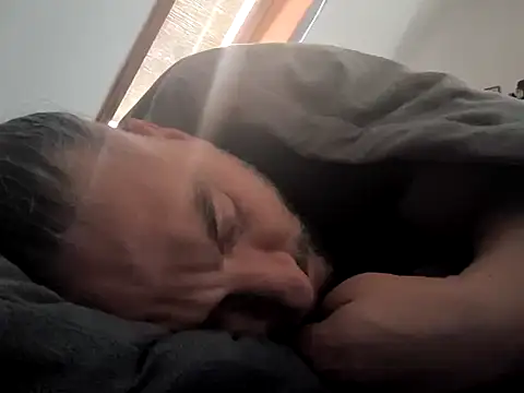 Snapshot of NewyorkDimi chatting on 01.01.25 NewyorkDimi online show from 01.01.25