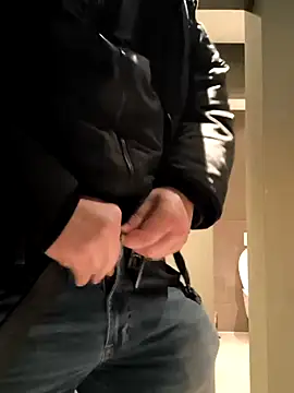 Snapshot of NewyorkDimi chatting on 01.01.25 NewyorkDimi online show from 01.01.25