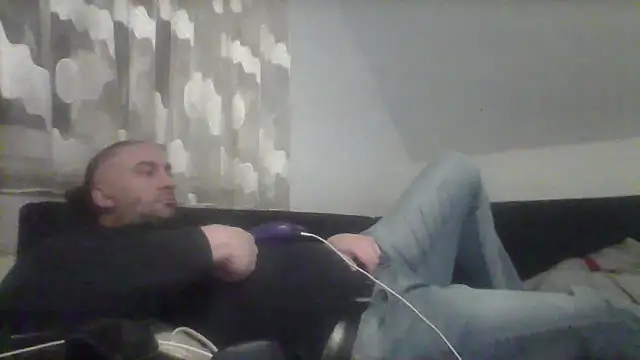 Snapshot of NewyorkDimi chatting on 02.08.25 NewyorkDimi online show from 02.08.25