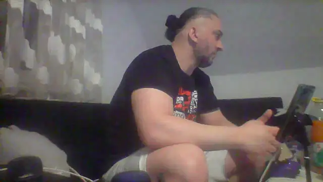 Snapshot of NewyorkDimi chatting on 02.10.25 NewyorkDimi online show from 02.10.25