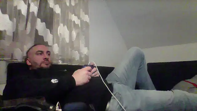 Snapshot of NewyorkDimi chatting on 02.20.25 NewyorkDimi online show from 02.20.25