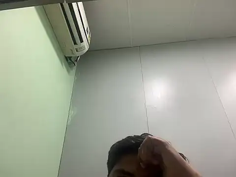 Snapshot of Mixups161 chatting on 12.15.25 Mixups161 online show from 12.15.25