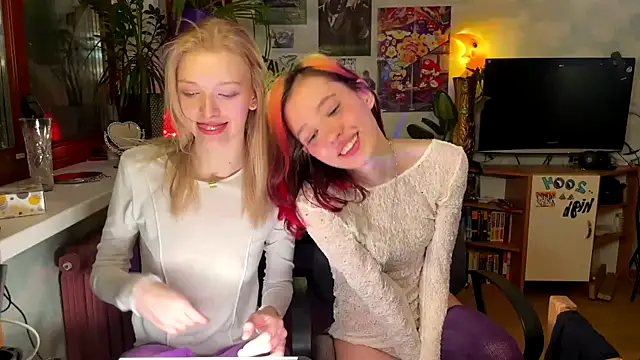 Snapshot of Evvie_Summn1 chatting on 02.11.25 Evvie Summn1 online show from 02.11.25