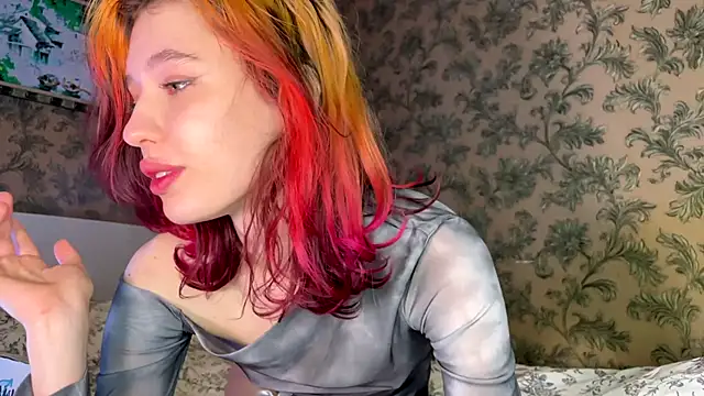 Snapshot of Evvie_Summn1 chatting on 03.10.25 Evvie Summn1 online show from 03.10.25