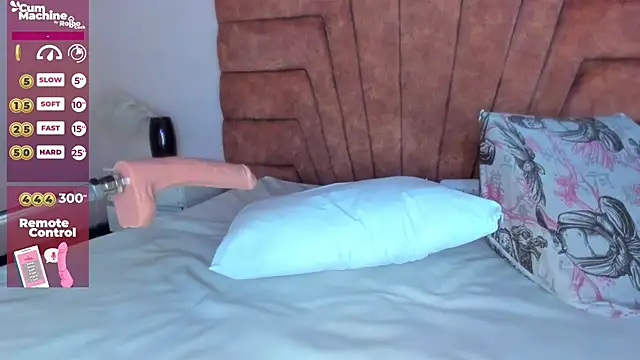 MAHIASMITH13 online show from 02.04.25