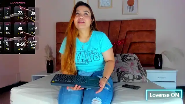 MAHIASMITH13 online show from 02.15.25