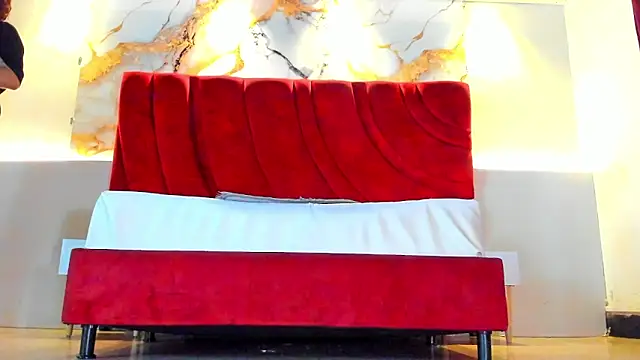 MAISE HILL1 online show from 11.07.25