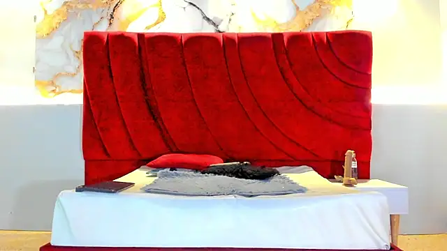 MAISE HILL1 online show from 11.12.25