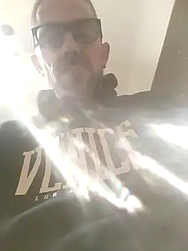 Snapshot of jonyfree1978 chatting on 12.18.24 jonyfree1978 online show from 12.18.24