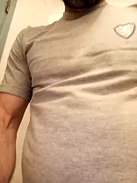 Snapshot of jonyfree1978 chatting on 11.18.25 jonyfree1978 online show from 11.18.25