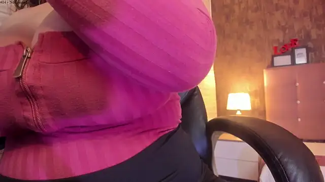 Snapshot of alice__tylor chatting on 10.12.25 alice tylor online show from 10.12.25