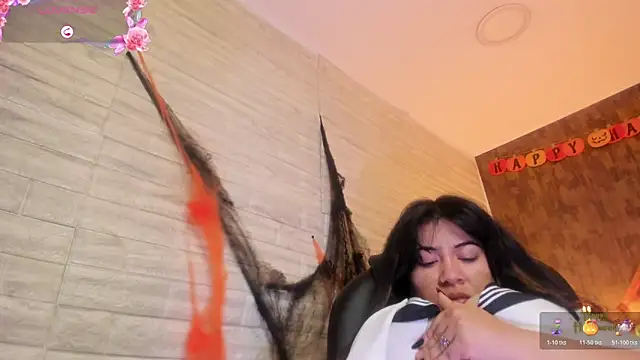 Snapshot of alice__tylor chatting on 10.28.25 alice tylor online show from 10.28.25