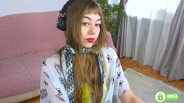 Hello Vivienne online show from 09.20.25