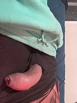 Snapshot of 6MataGarcia chatting on 12.14.25 6MataGarcia online show from 12.14.25