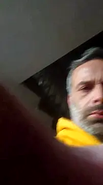 Snapshot of Gianlucazeis chatting on 12.15.25 Gianlucazeis online show from 12.15.25