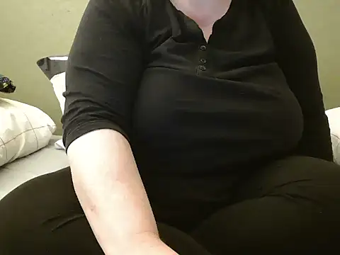 Snapshot of MarthaBriest chatting on 02.02.25 MarthaBriest online show from 02.02.25