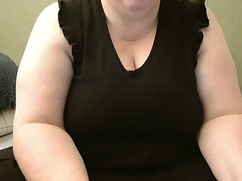 Snapshot of MarthaBriest chatting on 02.04.25 MarthaBriest online show from 02.04.25