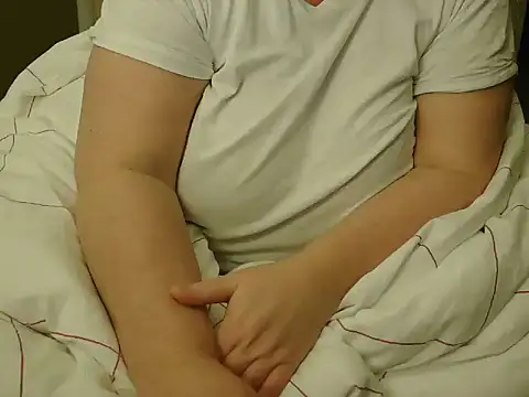 Snapshot of MarthaBriest chatting on 02.08.25 MarthaBriest online show from 02.08.25