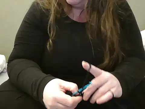 Snapshot of MarthaBriest chatting on 02.08.25 MarthaBriest online show from 02.08.25