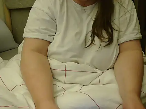 Snapshot of MarthaBriest chatting on 02.09.25 MarthaBriest online show from 02.09.25