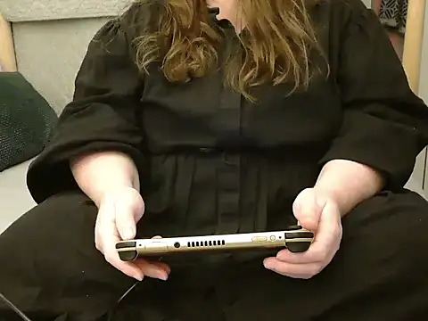 Snapshot of MarthaBriest chatting on 02.10.25 MarthaBriest online show from 02.10.25