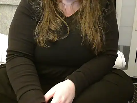 Snapshot of MarthaBriest chatting on 02.12.25 MarthaBriest online show from 02.12.25