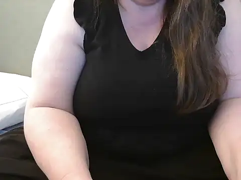 Snapshot of MarthaBriest chatting on 02.18.25 MarthaBriest online show from 02.18.25