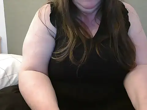 Snapshot of MarthaBriest chatting on 02.18.25 MarthaBriest online show from 02.18.25