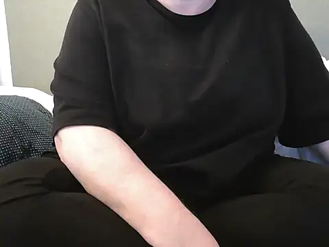 Snapshot of MarthaBriest chatting on 02.19.25 MarthaBriest online show from 02.19.25