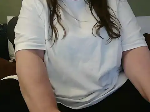 Snapshot of MarthaBriest chatting on 03.07.25 MarthaBriest online show from 03.07.25