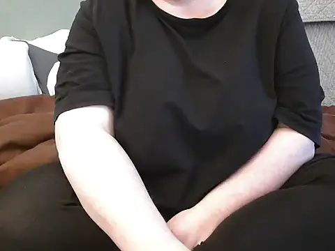 Snapshot of MarthaBriest chatting on 03.10.25 MarthaBriest online show from 03.10.25