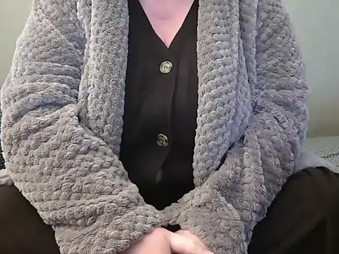 Snapshot of MarthaBriest chatting on 03.21.25 MarthaBriest online show from 03.21.25