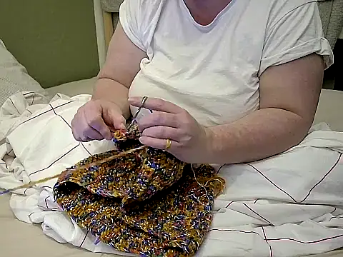 Snapshot of MarthaBriest chatting on 09.24.25 MarthaBriest online show from 09.24.25