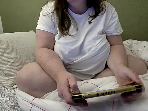 Snapshot of MarthaBriest chatting on 11.01.25 MarthaBriest online show from 11.01.25