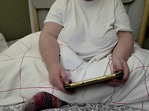 Snapshot of MarthaBriest chatting on 11.21.25 MarthaBriest online show from 11.21.25