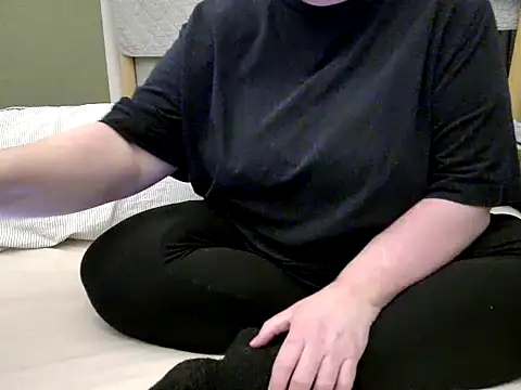 Snapshot of MarthaBriest chatting on 04.17.26 MarthaBriest online show from 04.17.26