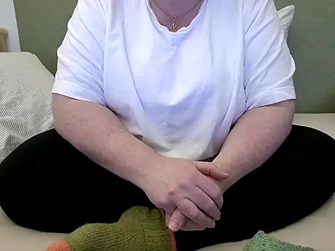 Snapshot of MarthaBriest chatting on 04.18.26 MarthaBriest online show from 04.18.26