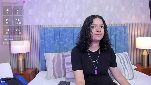 pretty sunlight  online show from 11.20.25