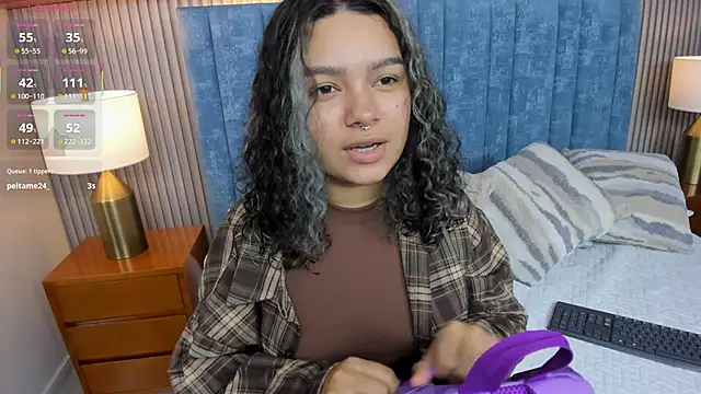 pretty sunlight  online show from 04.14.26