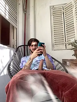 Snapshot of Tomito14 chatting on 09.10.25 Tomito14 online show from 09.10.25