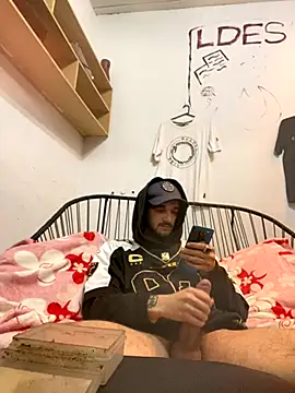 Snapshot of Tomito14 chatting on 09.22.25 Tomito14 online show from 09.22.25