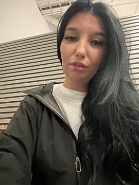 Snapshot of Tisha_Busty chatting on 10.21.25 Tisha Busty online show from 10.21.25