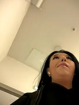 Snapshot of Tisha_Busty chatting on 12.01.25 Tisha Busty online show from 12.01.25