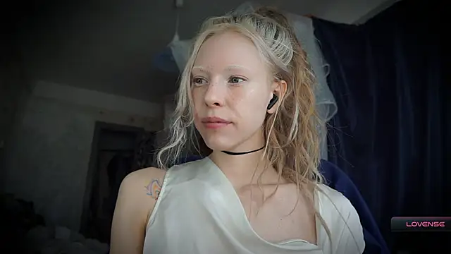  Phantom thread  online show from 03.17.26