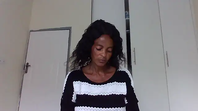 Snapshot of sweets_80 chatting on 11.15.25 sweets 80 online show from 11.15.25