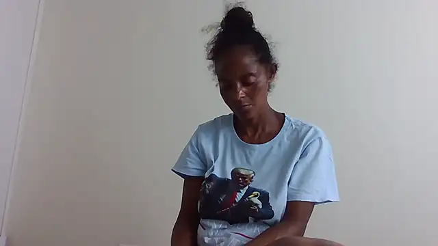 Snapshot of sweets_80 chatting on 11.28.25 sweets 80 online show from 11.28.25