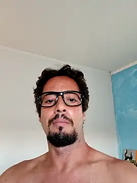 Snapshot of 2024gaelpiroca chatting on 09.30.25 2024gaelpiroca online show from 09.30.25