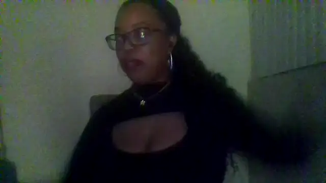 Snapshot of KittyKayla chatting on 10.20.25 KittyKayla online show from 10.20.25