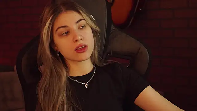 EllieCutes online show from 02.18.25